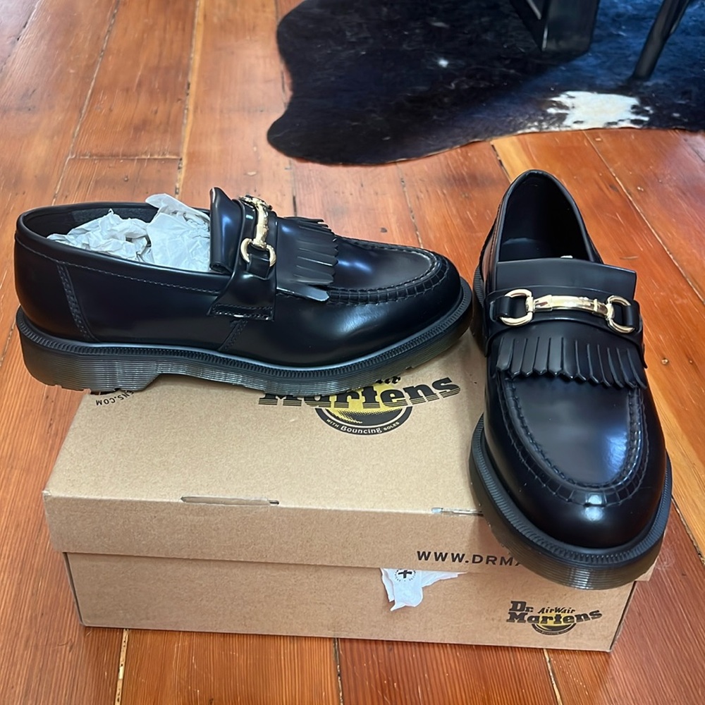 DR MARTENS SMOOTH LEATHER LOAFER BRAND NEW IN BOX!